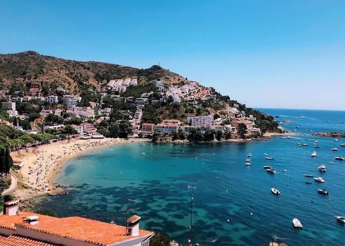 アパート Lush With View