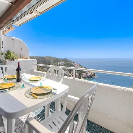 Apartment Lush With View *